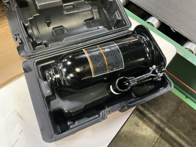 Condition photo showing As Is for torin hydraulic bottle jack with carrying case, 12 ton (26,455 lb) capacity 7.5-15 inch lifting range, muti-directional welded bottle car jack for car, truck, rv, pickup truck, auto repair
