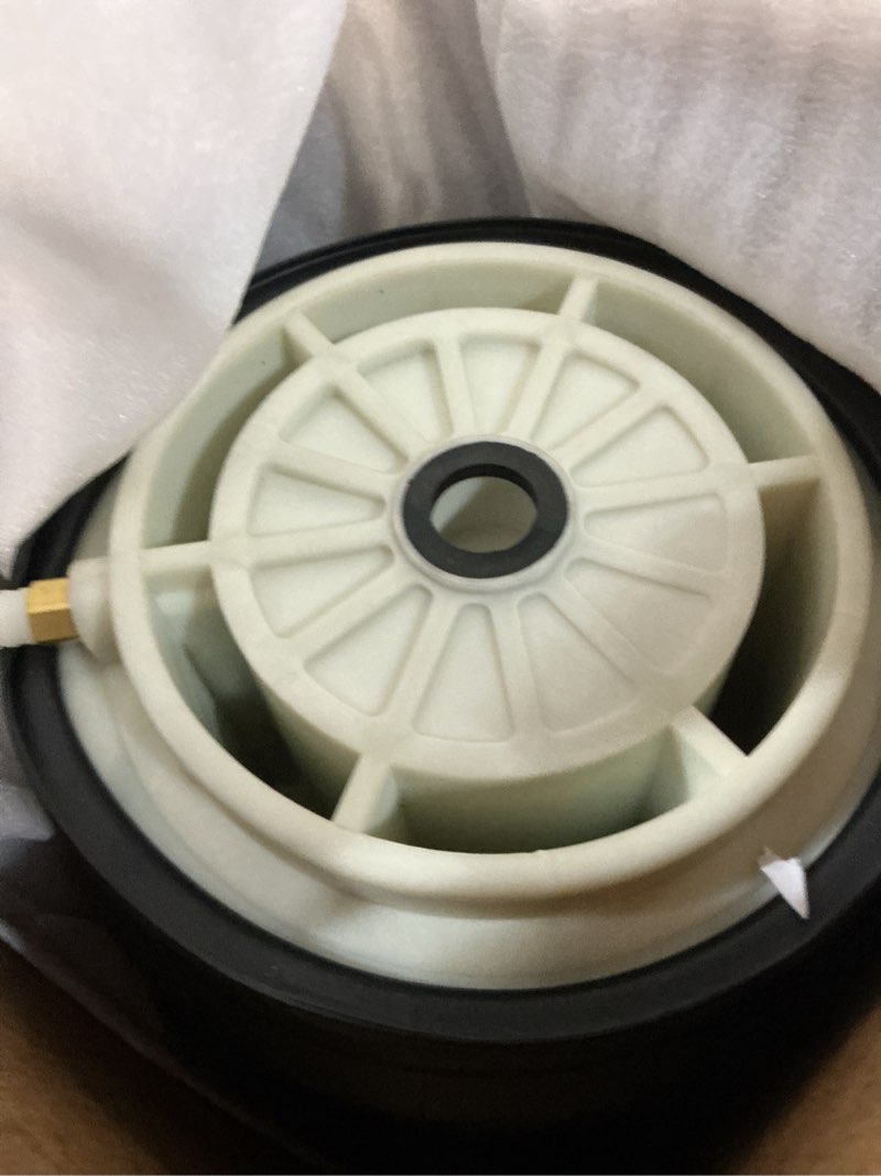 Condition photo showing Good Condition for jdmon rear right air spring suspension bag absorber compatible with mercedes benz cls350 cls400 cls500 cls550 cls63 amg e200 e250 e300 e350 e400 e500 e550 e63 amg s, replace 2123200825 2123203825