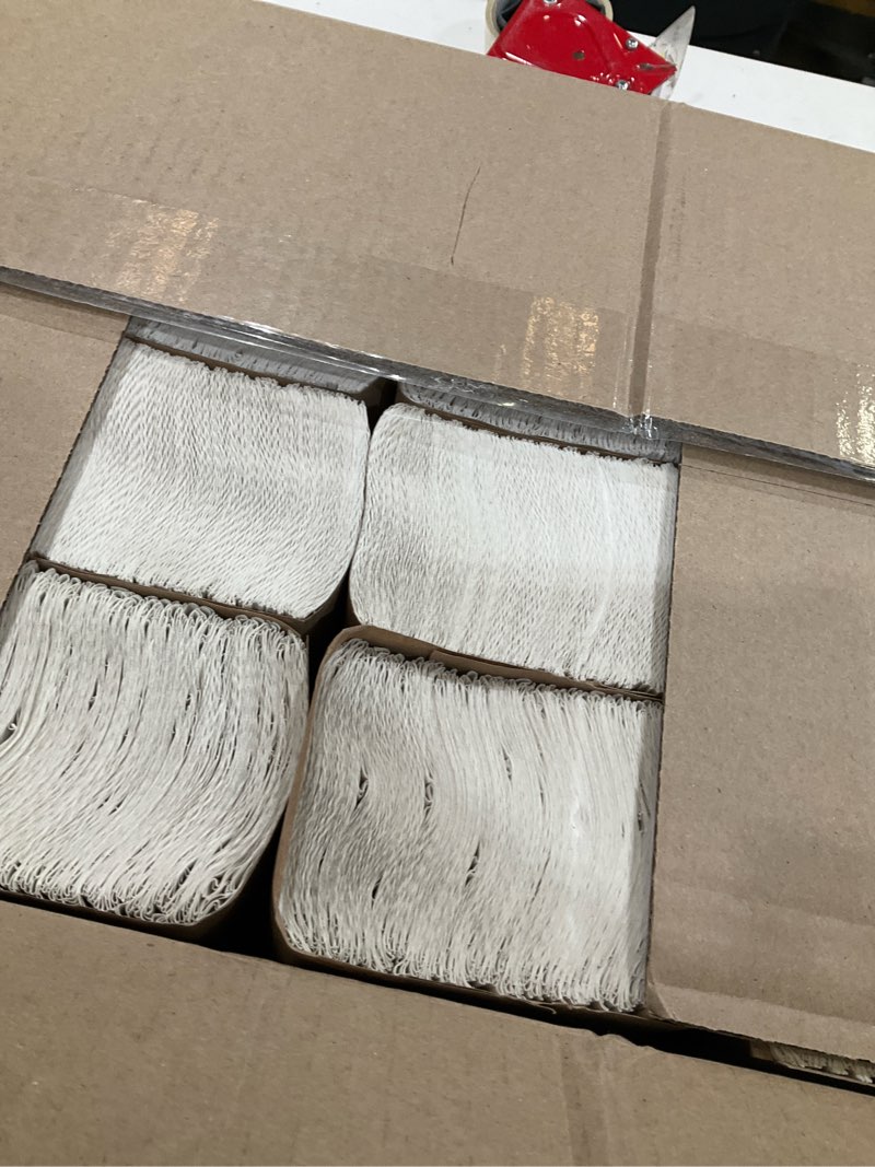 Condition photo showing Good Condition for Multifold hand towels