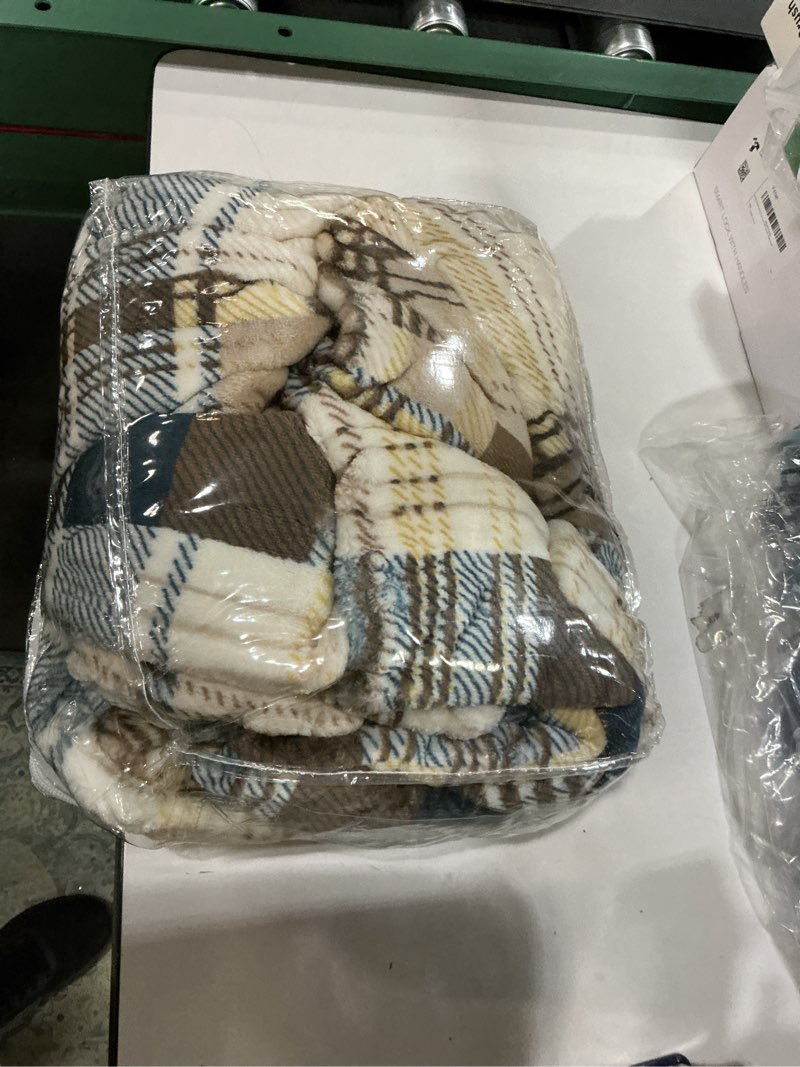 Condition photo showing Good Condition for Tache Winter Cabin Blue Tan Farmhouse Super Soft Micro Fleece Tartan Plaid Plush Lightweight Dual-Sided Decorative Couch, Sofa, Travel, Lap, Bed Throw Blanket, 50x60 50x60 Tan/Blue