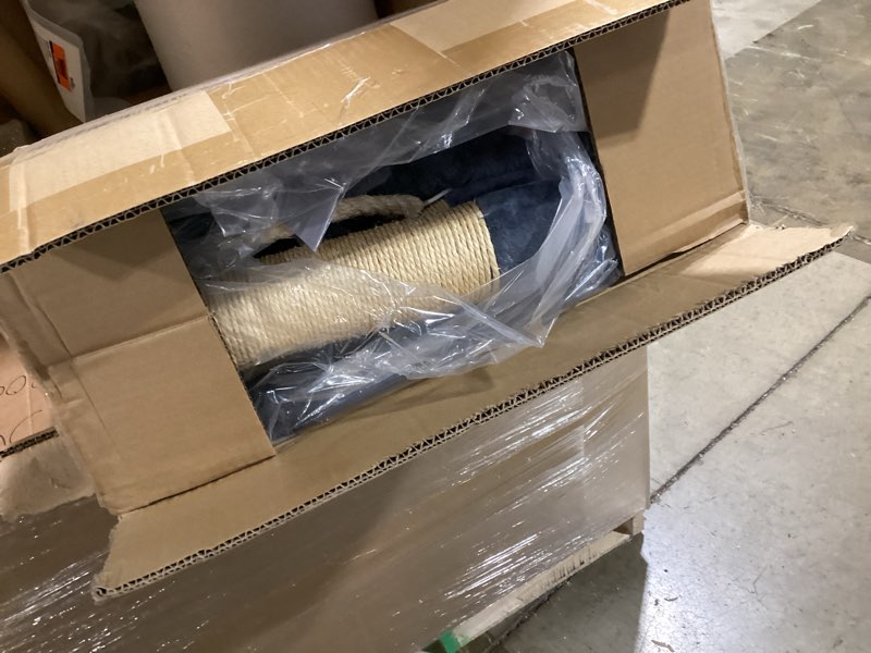 Condition photo showing Good Condition for cat tree