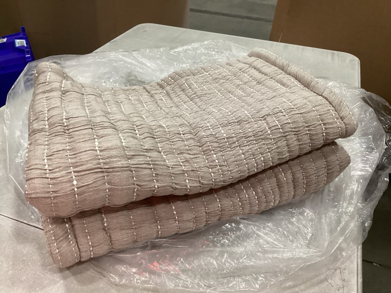 Condition photo showing Good Condition for organic cotton channel stitch sham set king