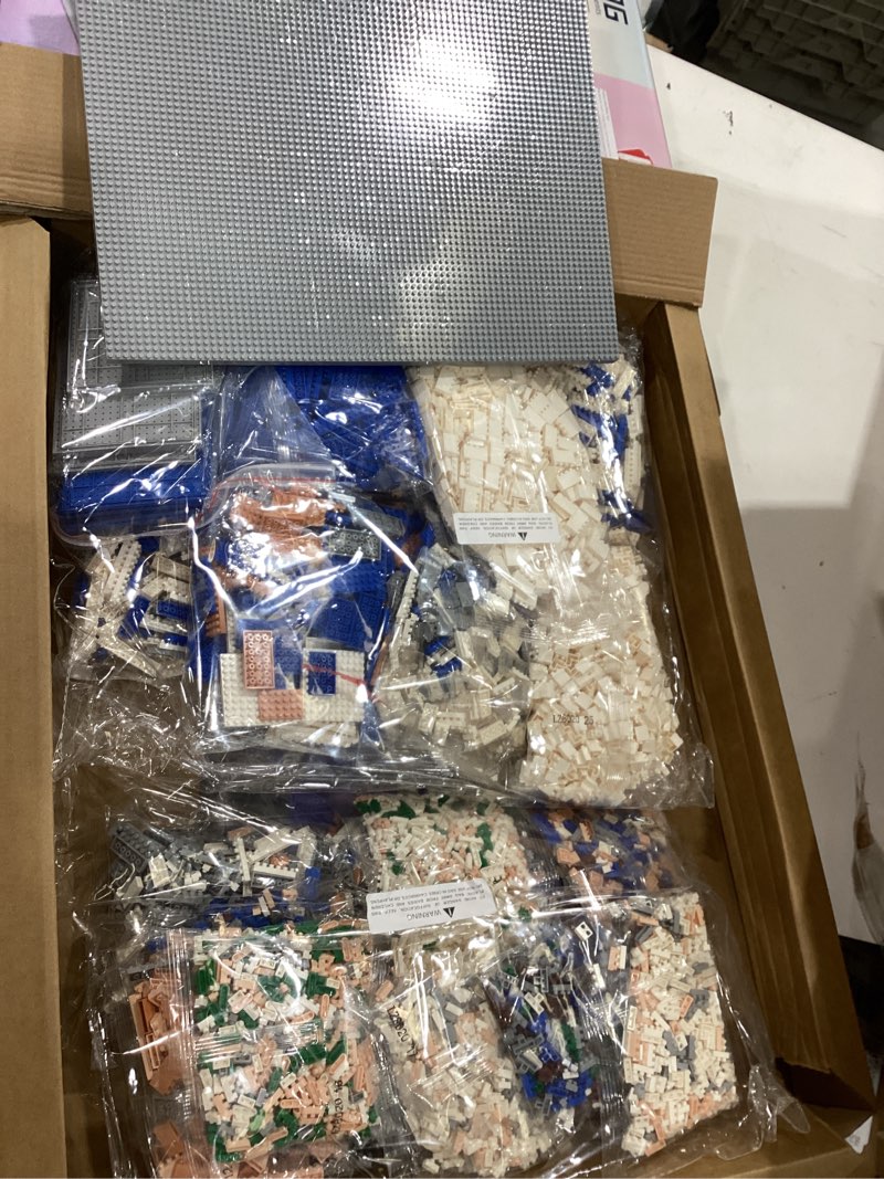 Condition photo showing Good Condition for Huge Swan Stone Castle Micro Mini Blocks – 10000pcs Challenging Building Set, High-Difficulty 3D Puzzle, Ultimate Achievement, Cool Decorative Piece, Perfect Time-Killer Big Swan Stone Castle Blocks