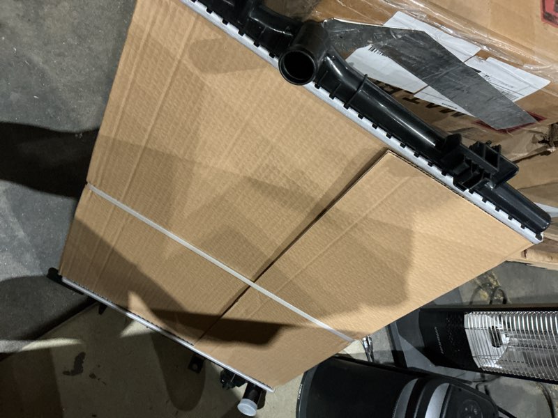 Condition photo showing Good Condition for car engine cooling radiator aluminum core sku: tecssx-0110  sku barcode: tecssx-0110  qty:1 pcs/ctn  g.w:3.53 kg / 7.78 lbs  meas:81.00x58.50x15.00 cm