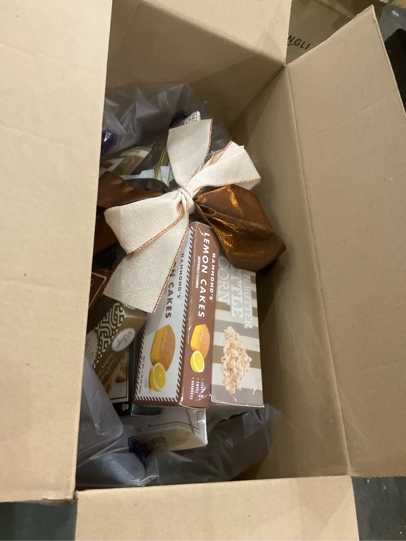 Condition photo showing New/Like New for The Gourmet Choice Gift Basket by Wine Country Gift Baskets