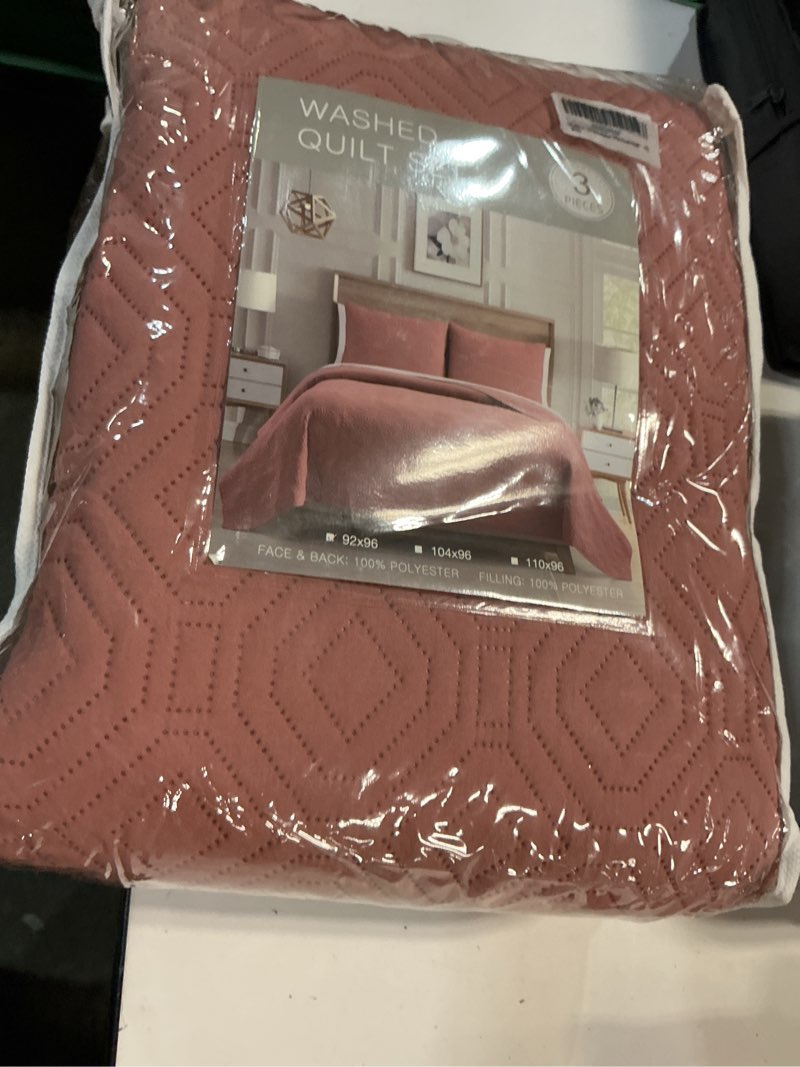 Condition photo showing New/Like New for BOURINA Quilt Set Coverlet Set Quilting Bedspread 3-Piece Quilt Set Microfiber Lightweight, Queen 90\" x 92\" Pink Queen 90\" x 92\"
