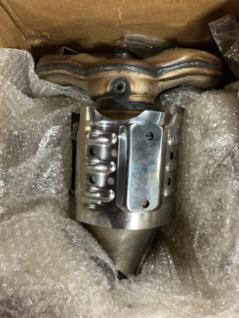 Condition photo showing New/Like New for 674-091 285102gbb0 front catalytic converter compatible with 2019-2020 hyundai santa fe 2016-2020 kia sorento ?for 2016-2022 kia sport-age sport 2.4l l4 awd