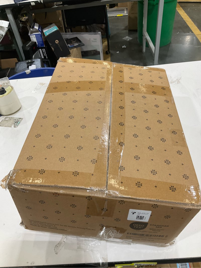 Condition photo showing New/Like New for Beckham Hotel Collection Bed Pillows Standard/Queen Size Set of 2 - Original Soft Down Alternative Pillow for Sleeping - Soft Support for Back, Stomach or Side Sleepers Queen / Standard White