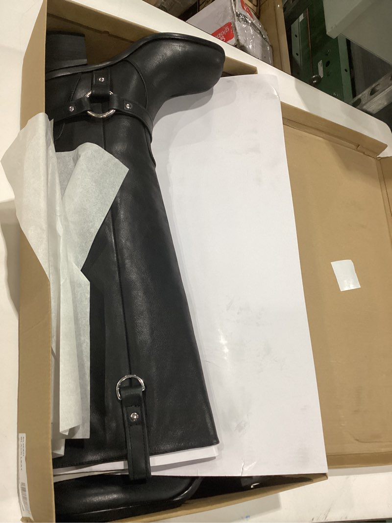 Condition photo showing Good Condition for Steve madden elizah black leather 8.5