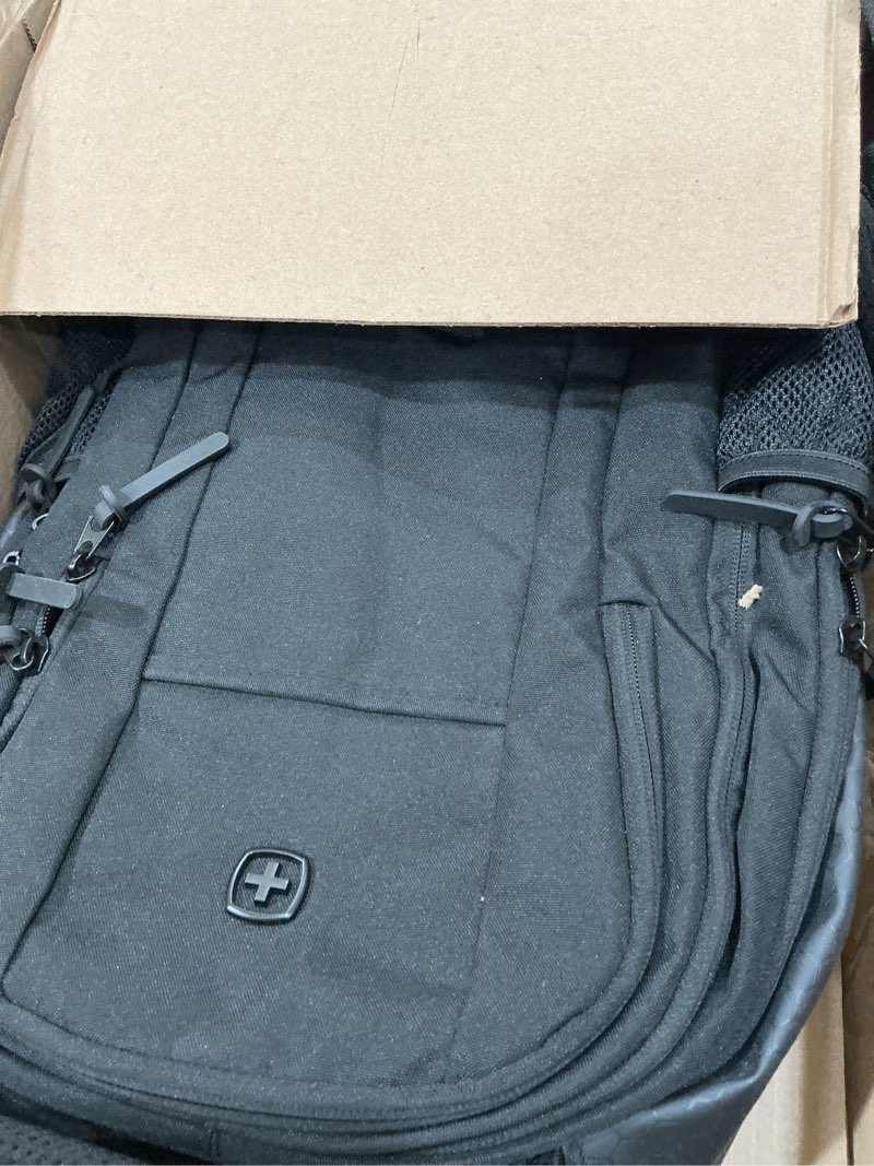 Condition photo showing Good Condition for swissgear cecil 18-inch laptop backpack fits 16-inch laptop, travel daypack with organizer pockets, water bottle holders & padded straps – black hex 18-inch black hex