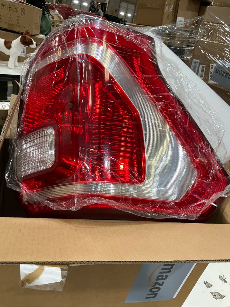 Condition photo showing New/Like New for wflnhb right side tail light replacement for honda crv 4-door 2012 2013 2014 rear tail light brake lamp assembly passenger side 33500-t0a-h01 ho2801183