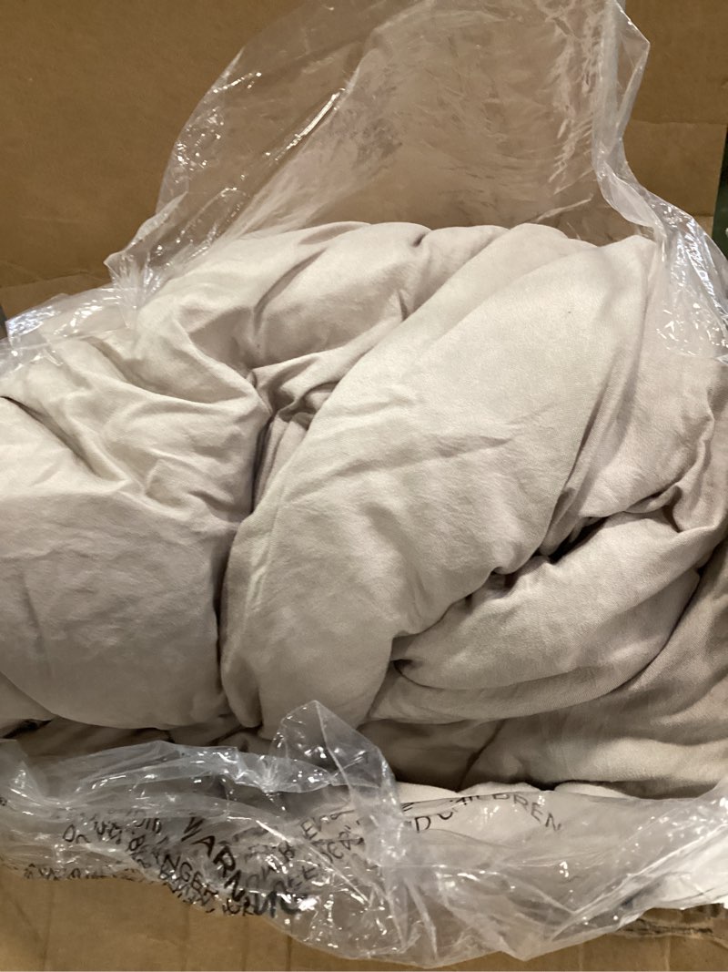 Condition photo showing Good Condition for Bedsure Oversized King Size Comforter Set, Beige Soft Prewashed Bedding for All Seasons, 3 Pieces GentleSoft™ Down Alternative Bed Set, 1 Lightweight Comforter (120"x98") and 2 Pillowcases (20"x36") Oversized King(120"x98") 01 - Beige