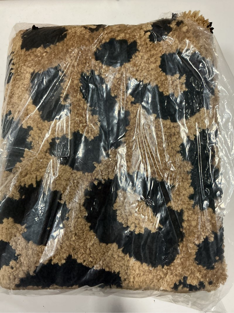 Condition photo showing Good Condition for ikatyarn get naked cute absorbent bath mat for bathroom, non slip soft leopard bath rug, 20” x 31”