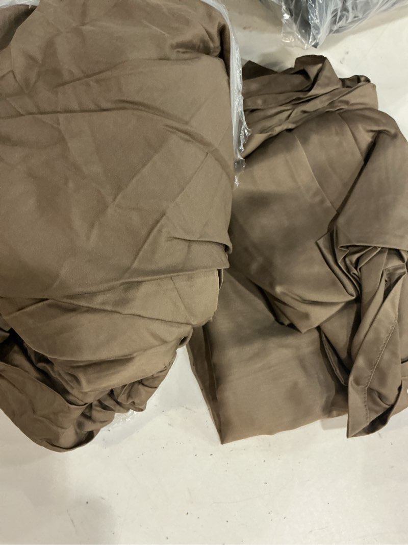 Condition photo showing New/Like New for bamboo fitted sheet set, king, walnut
