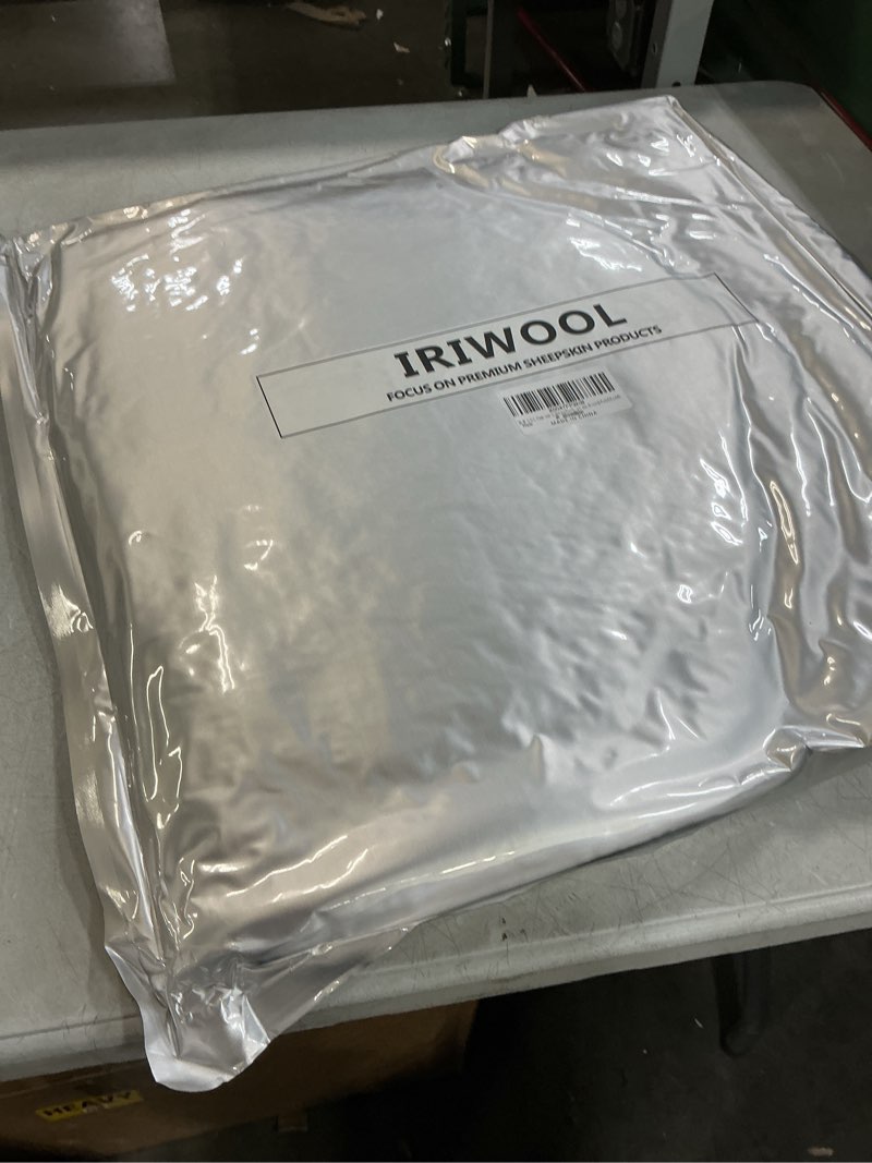 Condition photo showing New/Like New for IRIWOOL Premium Genuine Fur Sheepskin Rug Real Australia Sheepskin Natural Luxury Fluffy Lambskin Fu