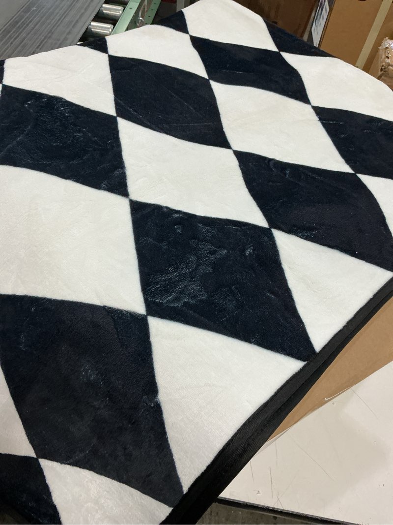 Condition photo showing Good Condition for Terrug Black and White Checkered Rug for Bedroom,4x6 Area Rugs Washable with Non Slip for Living Room,Soft Low Pile Stain Resistance Retro Carpet for Dorm Kids Room Black & White 4' x 6' (Rectangular)