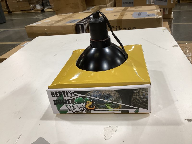 Condition photo showing As Is for lucky herp reptile light fixture 8.1inch- lightweight aluminum reflector dome reptile light fixture, reptile heat lamp fixture for uvb light bulb basking bulb heat bulb 8.1 inch