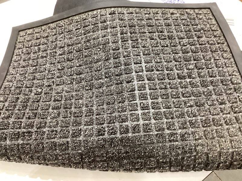Condition photo showing Good Condition for project source 2-ft x 3-ft gray/silver polypropylene rectangular indoor or outdoor decorative door mat