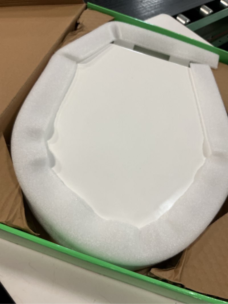 Condition photo showing Good Condition for Wood Toilet Seat, Slow Close, High Gloss Finish, Premium Moulded Wood, Quick Release, White, PIKLiDS (Elongated)