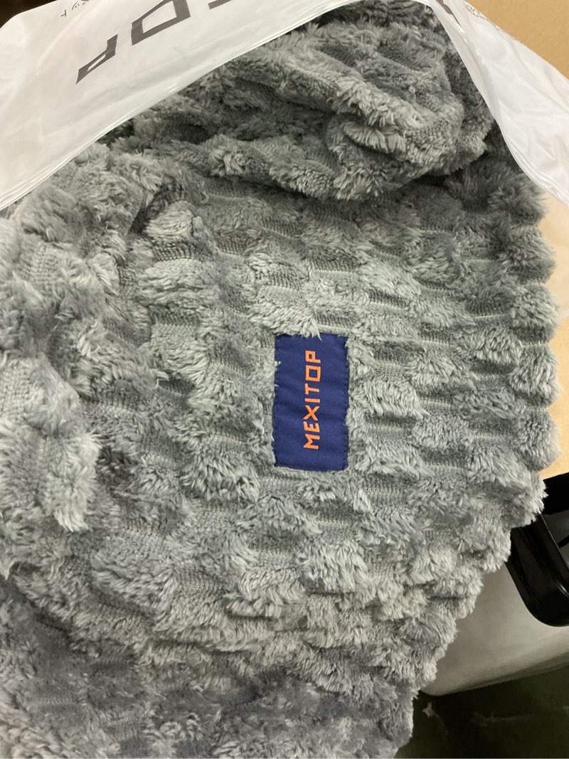 Condition photo showing Good Condition for Cordless Battery Operated Heated Blanket, Wearable Heating Throw for Car,Camping,Office Warm Gift Machine Washable Super Cozy Soft Blanket with 10000 mAh Battery Pack 3 Heating Levels 63" X 35"