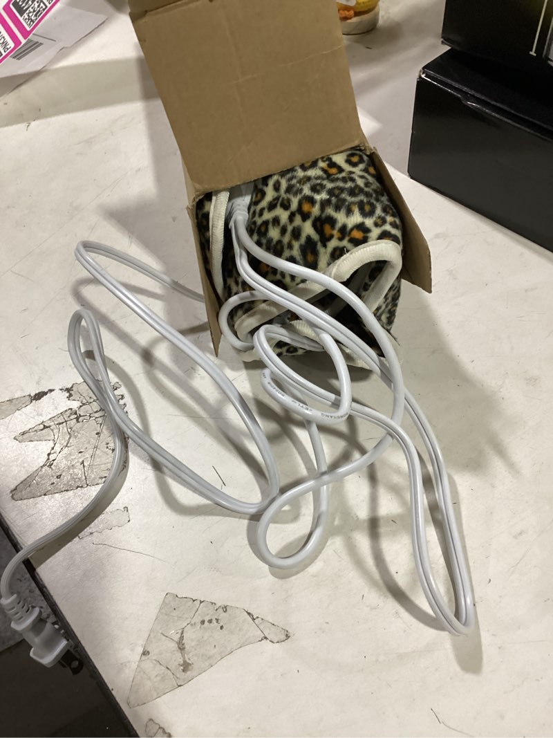 Condition photo showing As Is for Deepsoon Heating Pad,Electric Heating Pads for Back,Neck,Abdomen,Moist Heating Pad for Shoulder,Knee,Arms,Legs,Dry/Moist Heat & Auto Shut Off,Christmas Gifts for Men and Women,Leopard Print,24x20 Inch Leopard Print 24x20 Inch