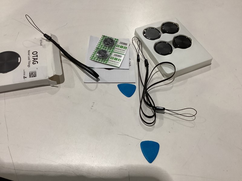 Condition photo showing New/Like New for air tags for android,air tags-4 pack android,android tracker tags,2 year battery life,google find trackers for google's find hub app,ip65 waterproof luggage tracker android for keys,wallets,suitcases black-4