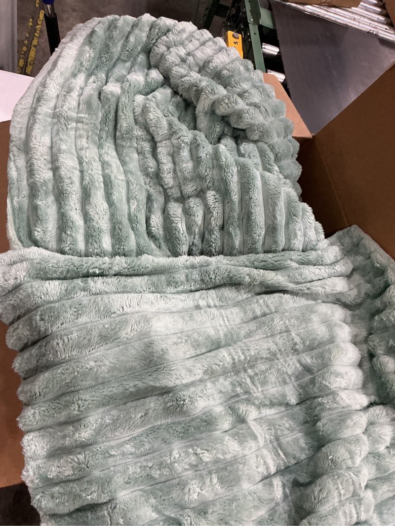 Condition photo showing Good Condition for bedelite fleece queen comforter set -super soft & warm fluffy haze blue bedding, luxury fuzzy heavy bed set for winter with 2 pillow cases haze blue queen