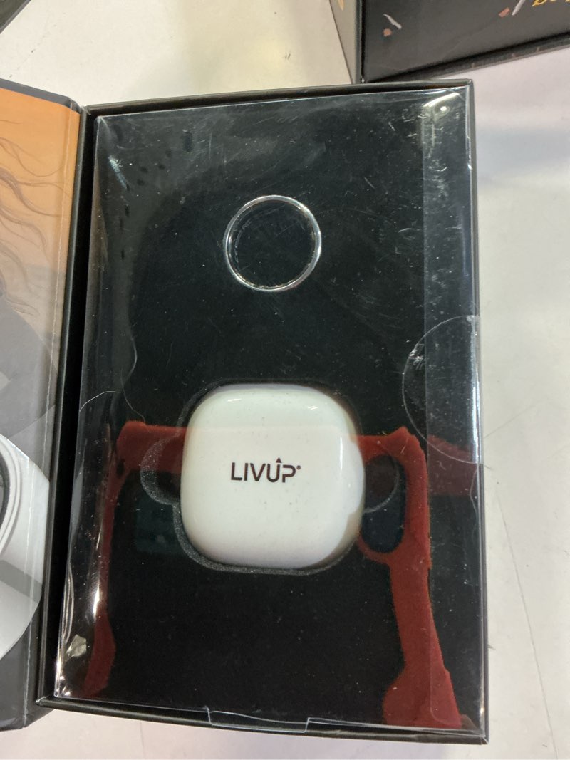 Condition photo showing Good Condition for livup smart ring, silver, size 8