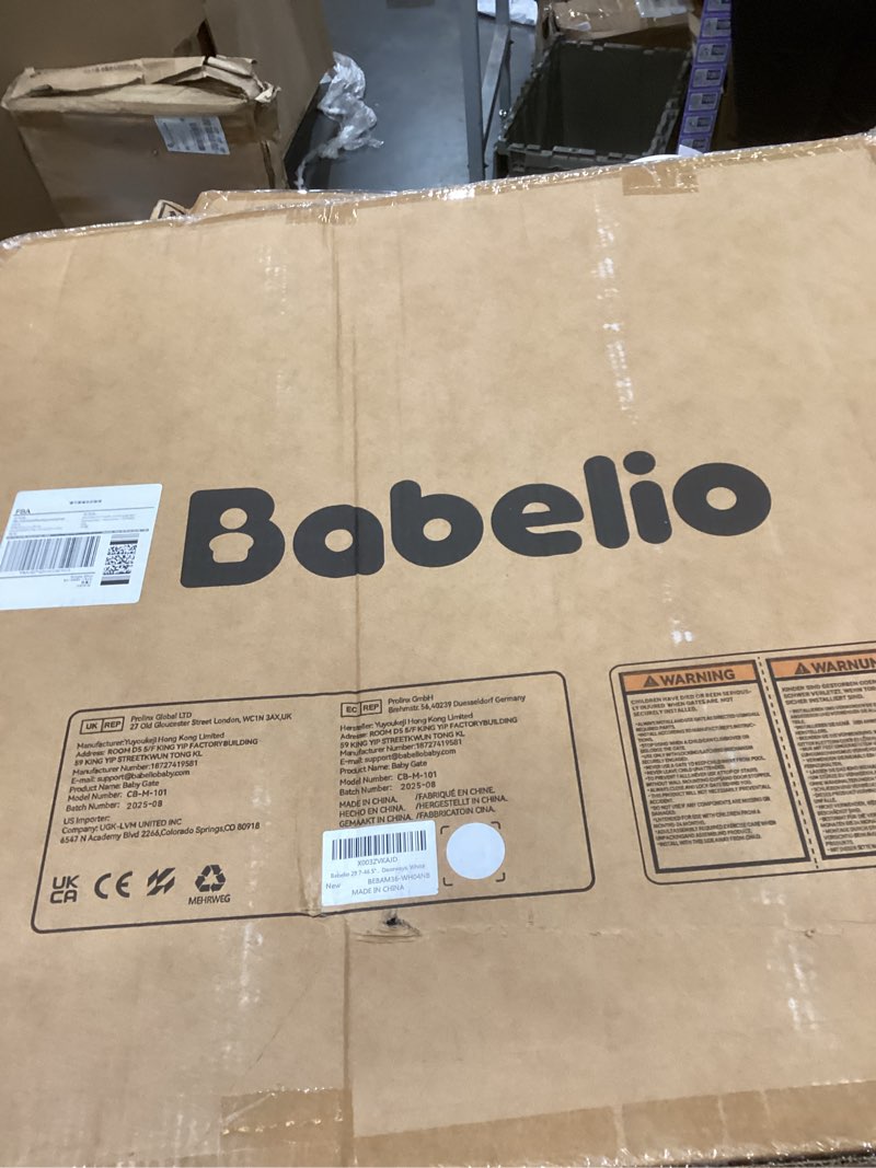 Condition photo showing New/Like New for babelio 29.7-46.5" no bottom bar baby/dog gate for stairs, house and doorways, auto close safety pet gates with large walk thru door, hardware mount, white boundless - white 29.7-46.5"w x 28"h