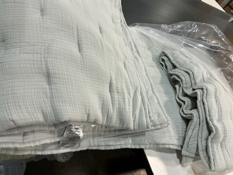Condition photo showing Good Condition for organic cotton gauze dream quilt king/calking mist