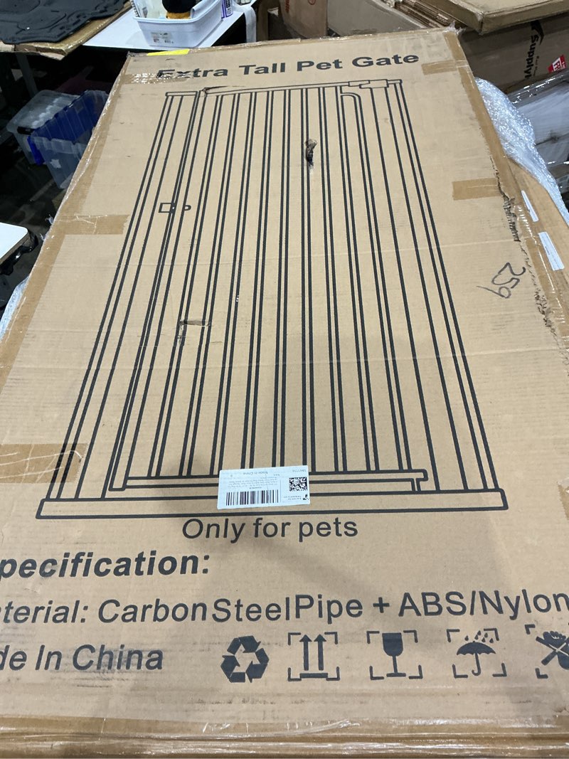 Condition photo showing Good Condition for black steel cat extra tall safety gate 98x110