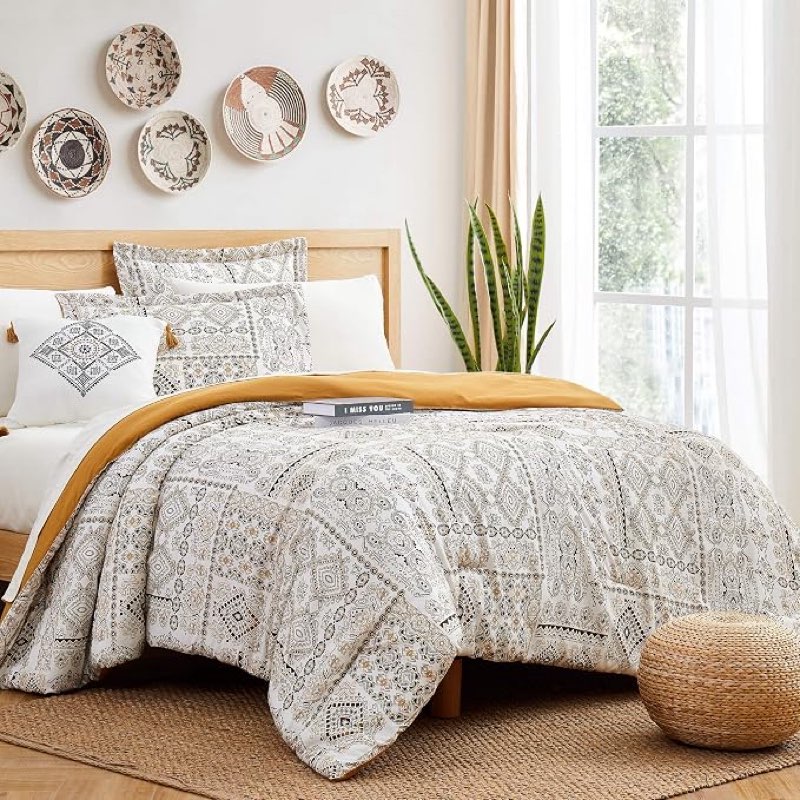 Modern Threads Conga 8-Piece Printed All Season Down Alternative Complete Bedding Set with Matching 