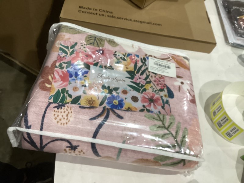 Condition photo showing New/Like New for 2x3 Washable Entryway Rugs Pink Boho Vintage Floral Pattern Non Slip with Rubber Backing Small Rugs Stain Resistant Faux Fur Low Pile Door Mat for Front Door Kitchen Bedroom Girls Bathroom Laundry Pink 2' x 3' (Rectangular)