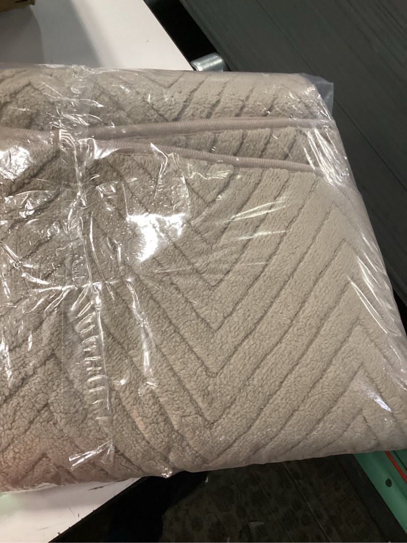 Condition photo showing Good Condition for turquoize waterproof couch cover for dogs fuzzy pet couch covers for sofa thick dog bed cover non-slip sofa covers for 2 cushion couch protector slipcover pet friendly (khaki, 36" x 48") khaki 36" x 48"(1 pack)