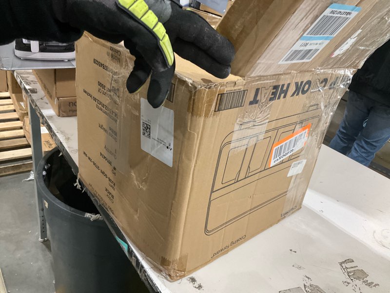 Condition photo showing Good Condition for chefman 6 quart dual basket air fryer oven with easy view windows, sync finish, hi-fry, auto shutoff, 2 independent 3qt nonstick dishwasher safe frying baskets, digital double air fryer - black 6 quart - window