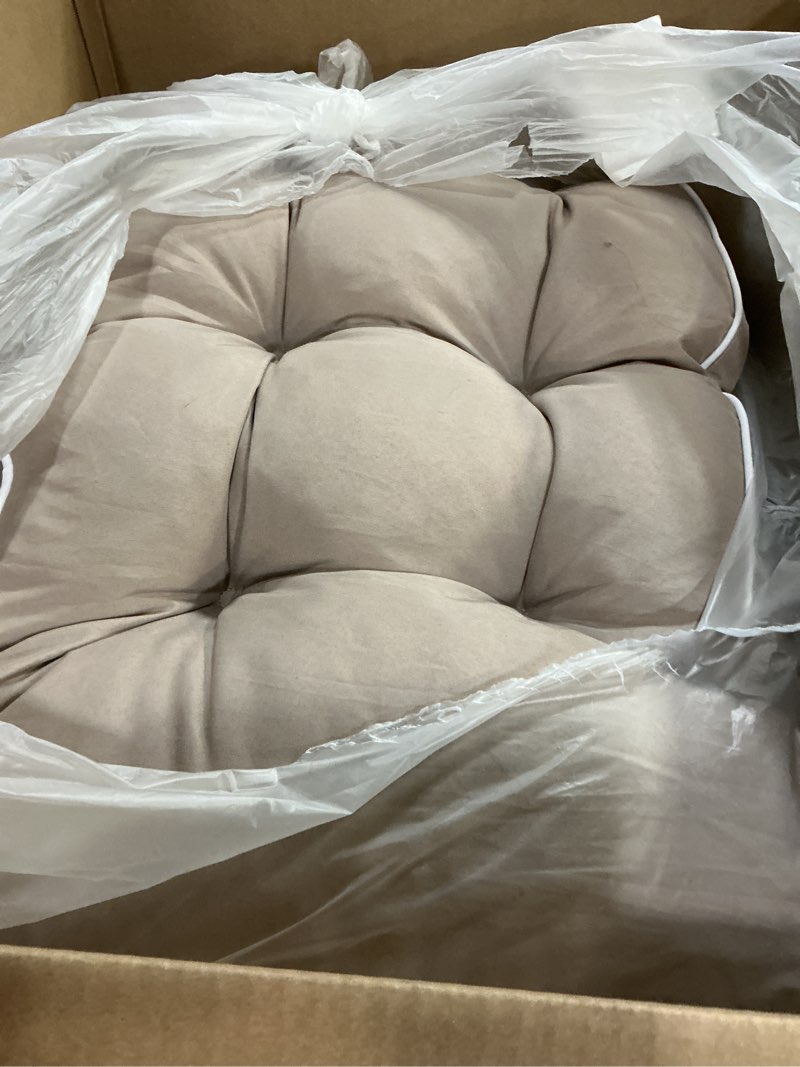 Condition photo showing Good Condition for (similar to stock photo) bench cushion