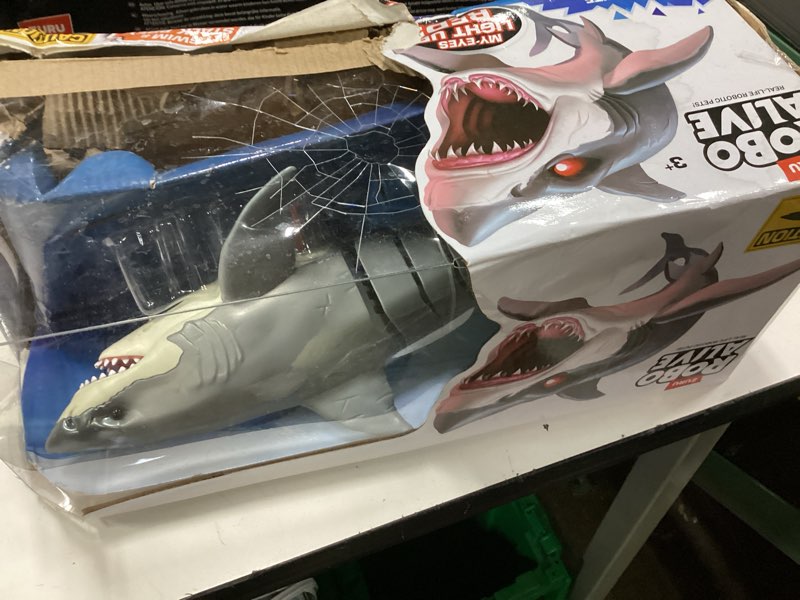Condition photo showing Good Condition for robo alive great white shark