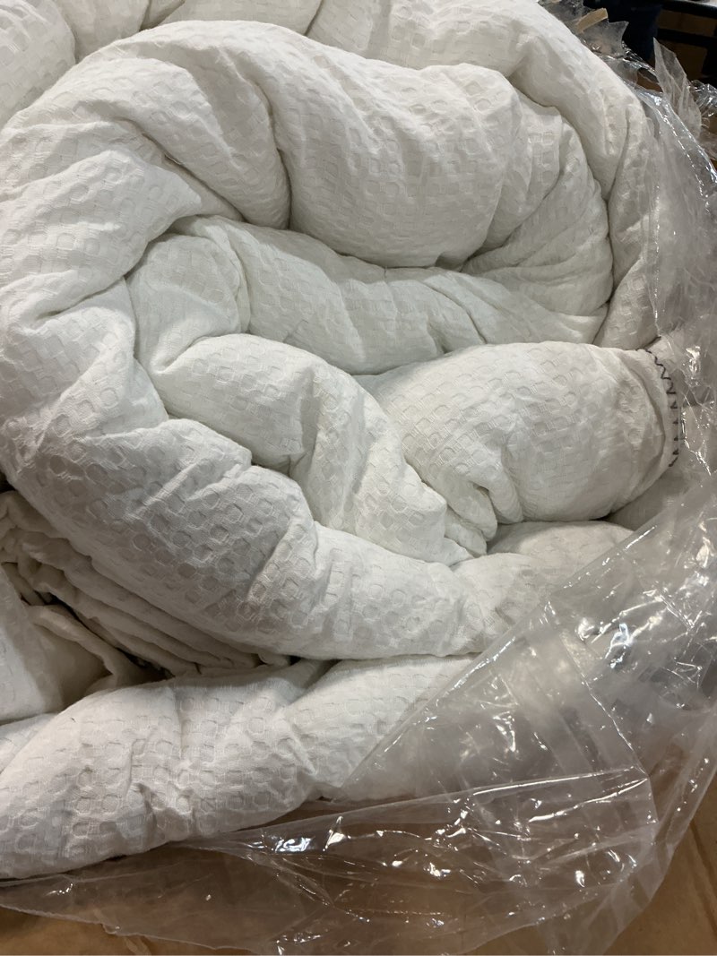 Condition photo showing Good Condition for levtex home cloud waffle king/cal king comforter set (106x94in) with 2 pillow shams (36x20in) - solid waffle cotton texture - bright white - cotton king size comforter set - soft, pre-washed king/cal king comforter bright white