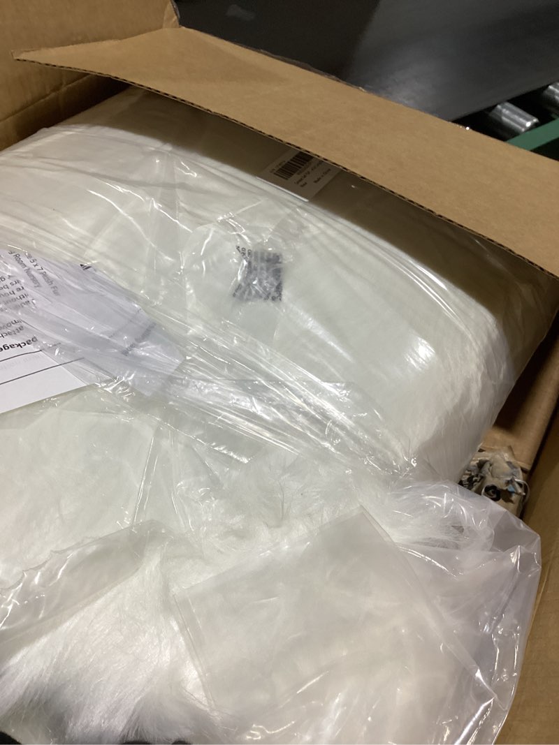 Condition photo showing Good Condition for Carvapet Soft Fluffy Rugs Faux Fur Sheepskin Area Rug for Bedroom Floor Mat Carpet for Living Room Nursery 5 x 7 Feet,White