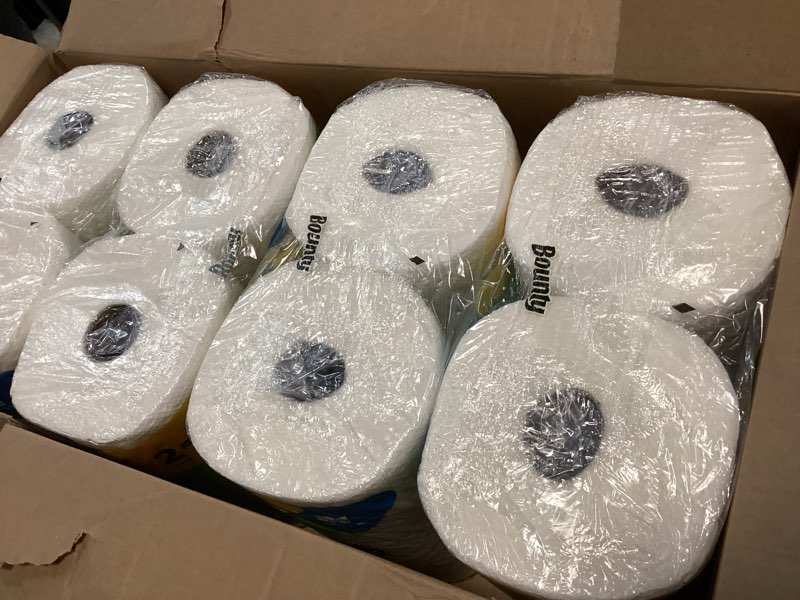 Bounty Quick-Size Paper Towels, White, 8 Family Triple Rolls = 27 Regular Rolls