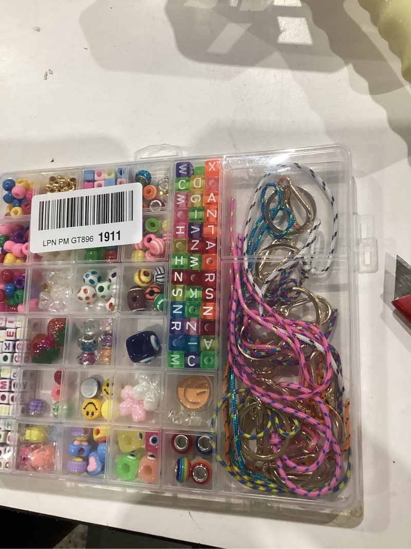 Condition photo showing New/Like New for horsdo adult diy keychain making kit, bead bag charm jewelry making kit for women teens 12+, handmade key ring pendant craft supplies for bag accessories, personalized gifts