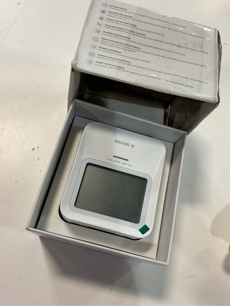 Condition photo showing Good Condition for x-sense radon detector, audible & visual alerts, one-touch reset, stores up to 99 local reports, with temperature & humidity range display, long-term accurate monitoring up to 999 days, model xr0b-sr soft white