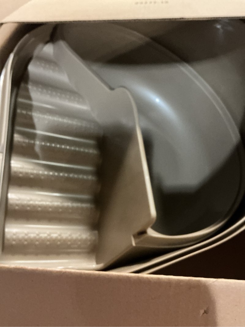 Condition photo showing Good Condition for petmate booda clean step cat litter box dome (made in the usa with 95% recycled materials)- titanium, made in usa cleanstep litter box titanium