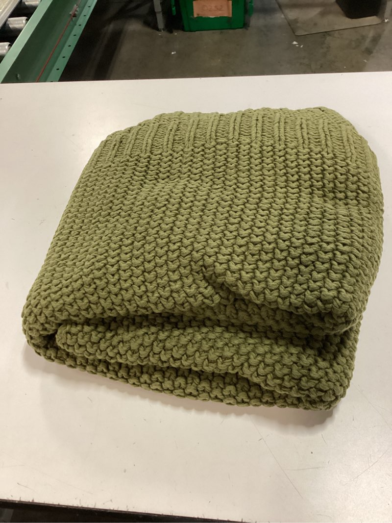 Condition photo showing Good Condition for cotton fisherman throw, 50x60, olive