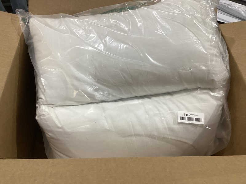 Condition photo showing New/Like New for NTBAY Tiny Pillows, Down Alternative 7\"x11\" Microfiber Mini Pillow for Travel, Pets, Soft Machine Washable Small Pillows for Neck, Wrist, Lumbar and Knee, Light Grey Light Grey 11\"x7\", SIMILAR TO STOCK PHOTO 