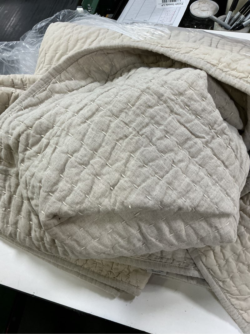Condition photo showing Good Condition for european linen cotton stitch quilt