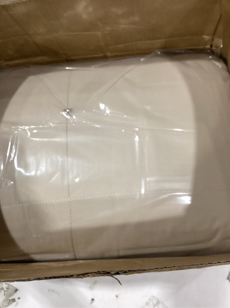 Condition photo showing New/Like New for 128x120 Oversized King Plus Comforter, Extra Large King Size Quilts 3 Pieces Lightweight Reversible Down Alternative Comforter for All Season with 8 Corner Tabs -Beige Beige Oversized King Plus