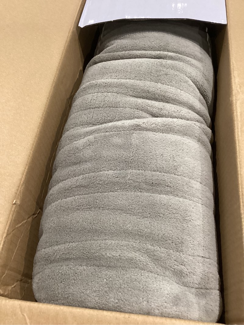 Condition photo showing Good Condition for black+decker heated blanket electric king, micro plush electric blanket, heating blanket with 10 heating levels, 10h timer, auto shutoff, dual zone heating, fast heating (90x100 inches, grey) king grey