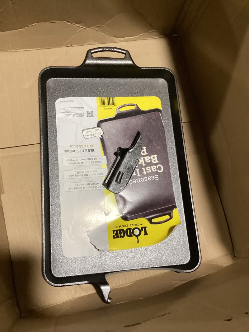 lodge cast iron baking pan