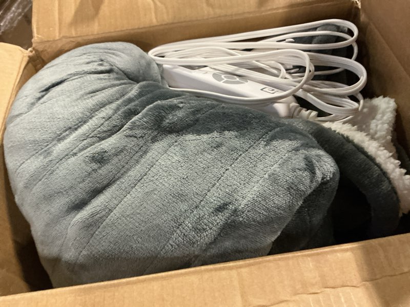 Condition photo showing Good Condition for EHEYCIGA Heated Blanket - Twin Size, 9 Heating Levels, 10 Hour Auto Off, Soft Cozy Sherpa Washable Blanket, 62 x 84 Inches Grey Twin